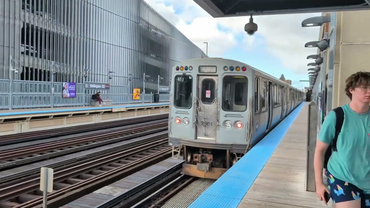 CTA Trains at Wellington 9/24/25