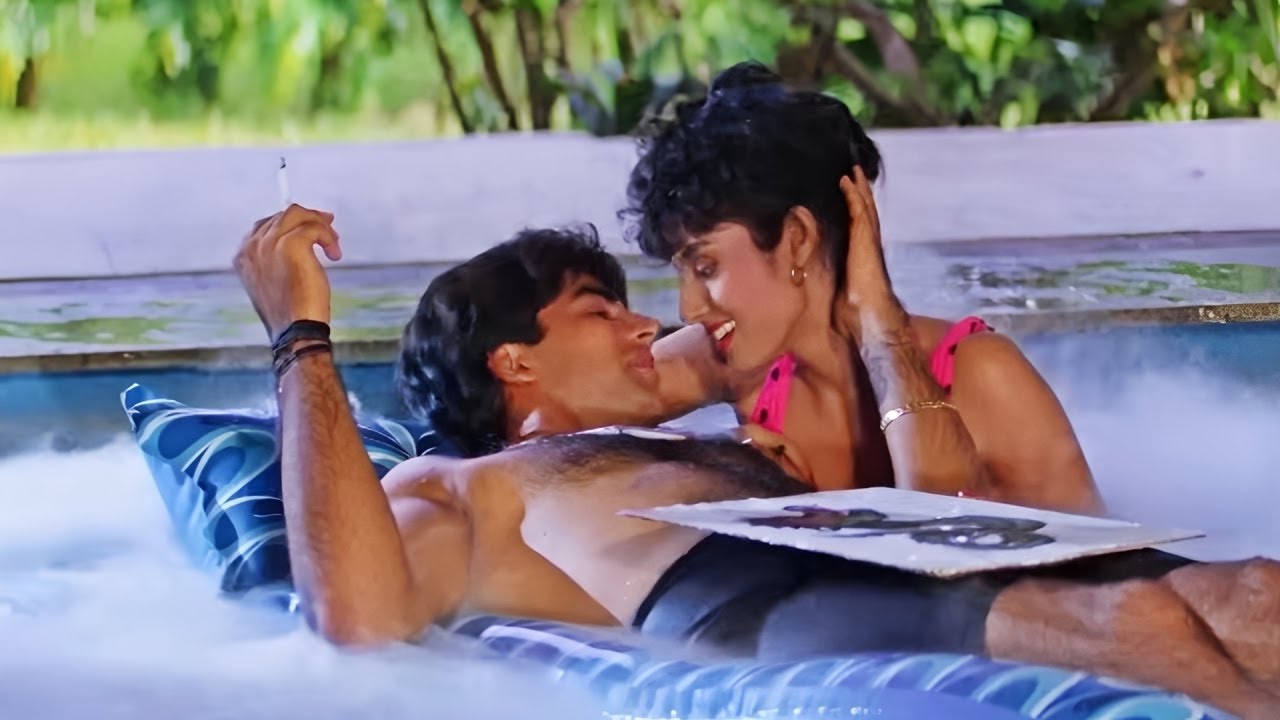 तुम्हारे प्यार में खुद को पूरी तरह सौंप दिया -  Sheeba Agarwal, Akshay Kumar ज़बरदस्त सीन - Mr. Bond
