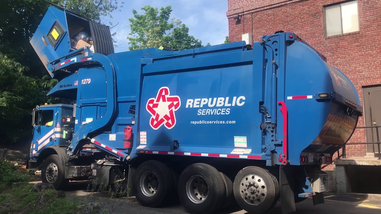 Republic Services 1279 ~ Mack MRU McNeilus Front Loader