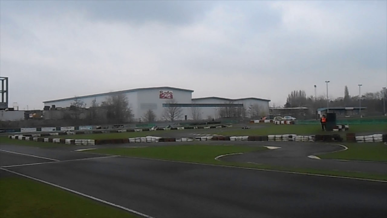 jenson parker karting    wet practice at south yorkshire kart club