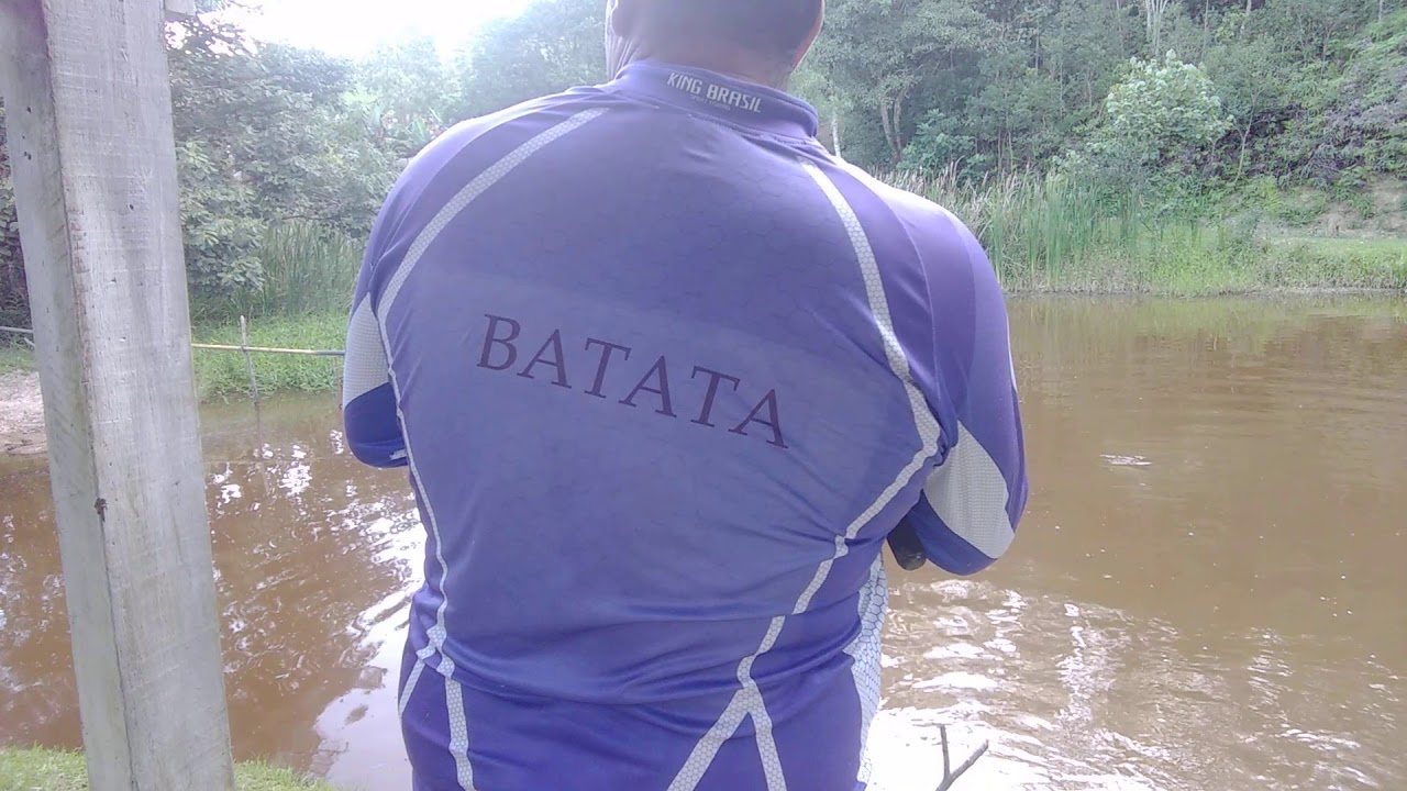 Tamba no p&atilde;o boiando