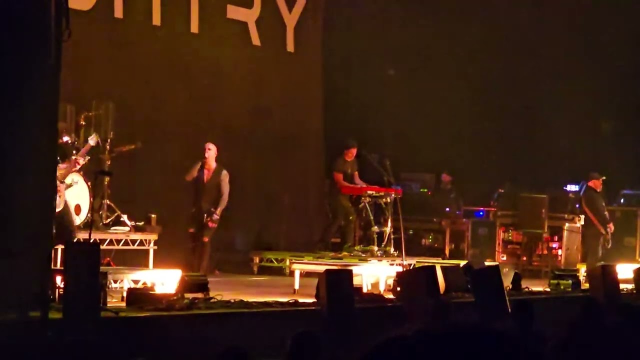Daughtry à la Halle Tony Garnier  (06-02-2026) Heavy Is The Crown