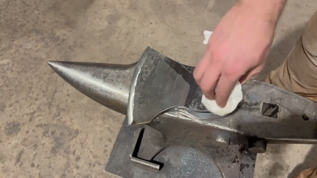 I Forged a Massive Felling Axe