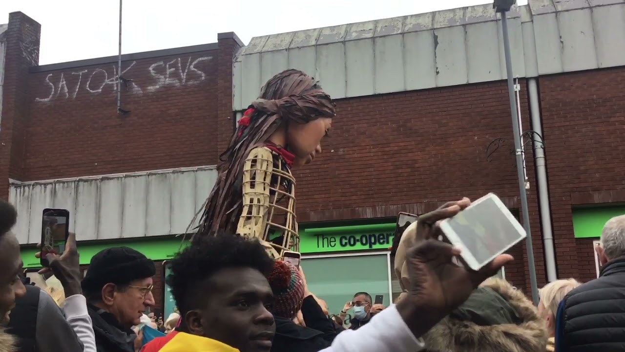 WALKING WITH LITTLE AMAL ERDINGTON HIGH STREET BIRMINGHAM || #94 || THE GRANGE ADVENTURE
