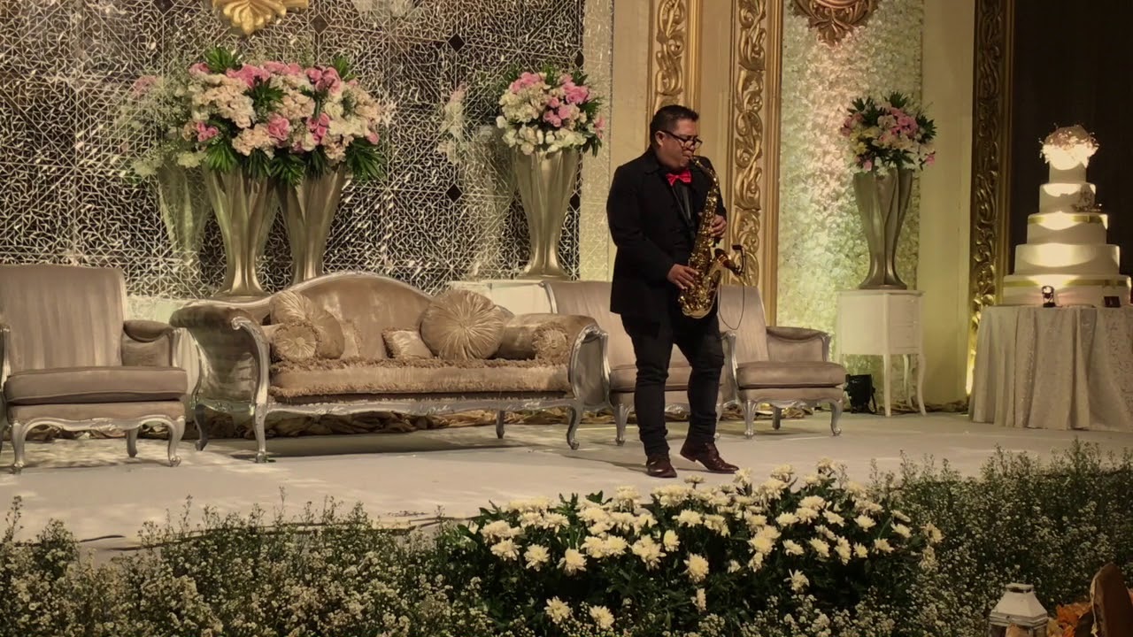 Yue liang dai biao wo de xin ( The moon represents my heart) - Teresa Teng ( Saxophone Cover)