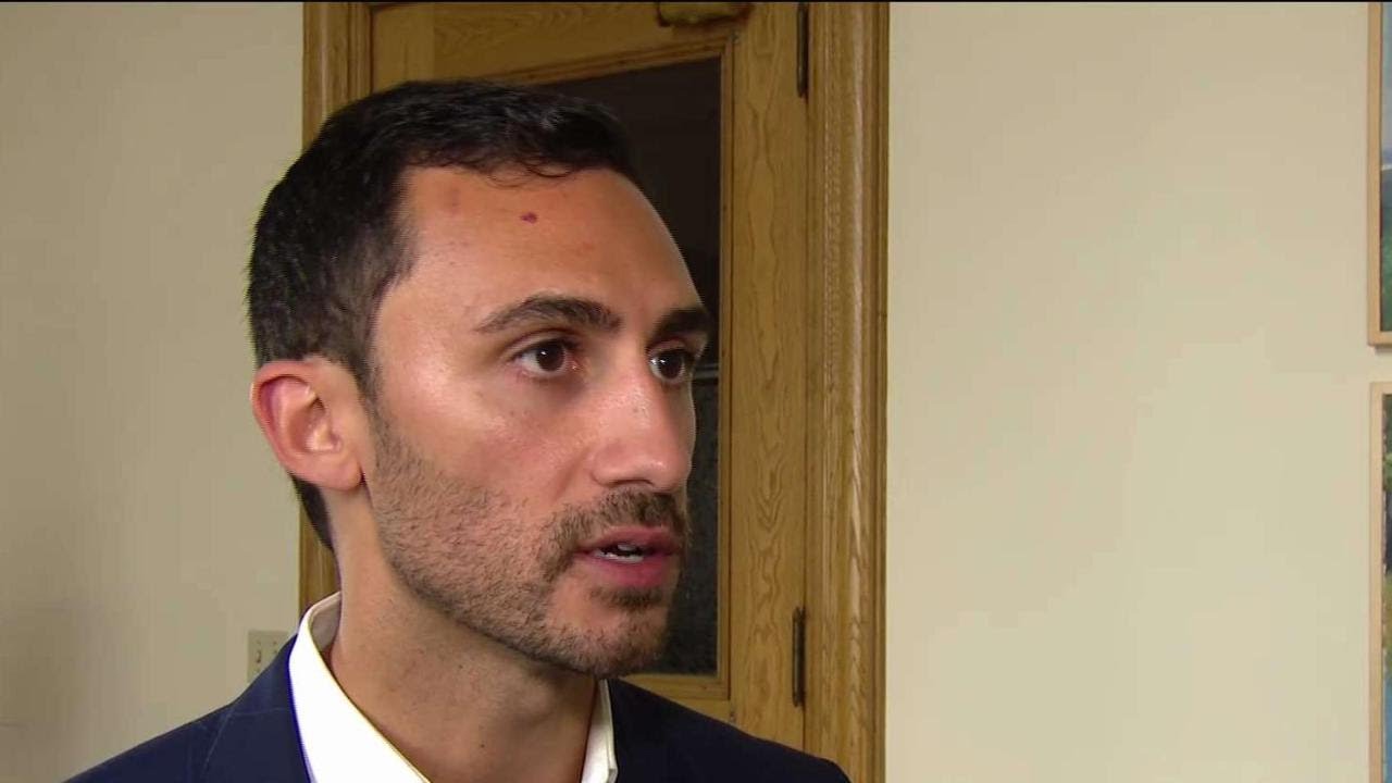 Province, CUPE back in talks to avert Monday strike