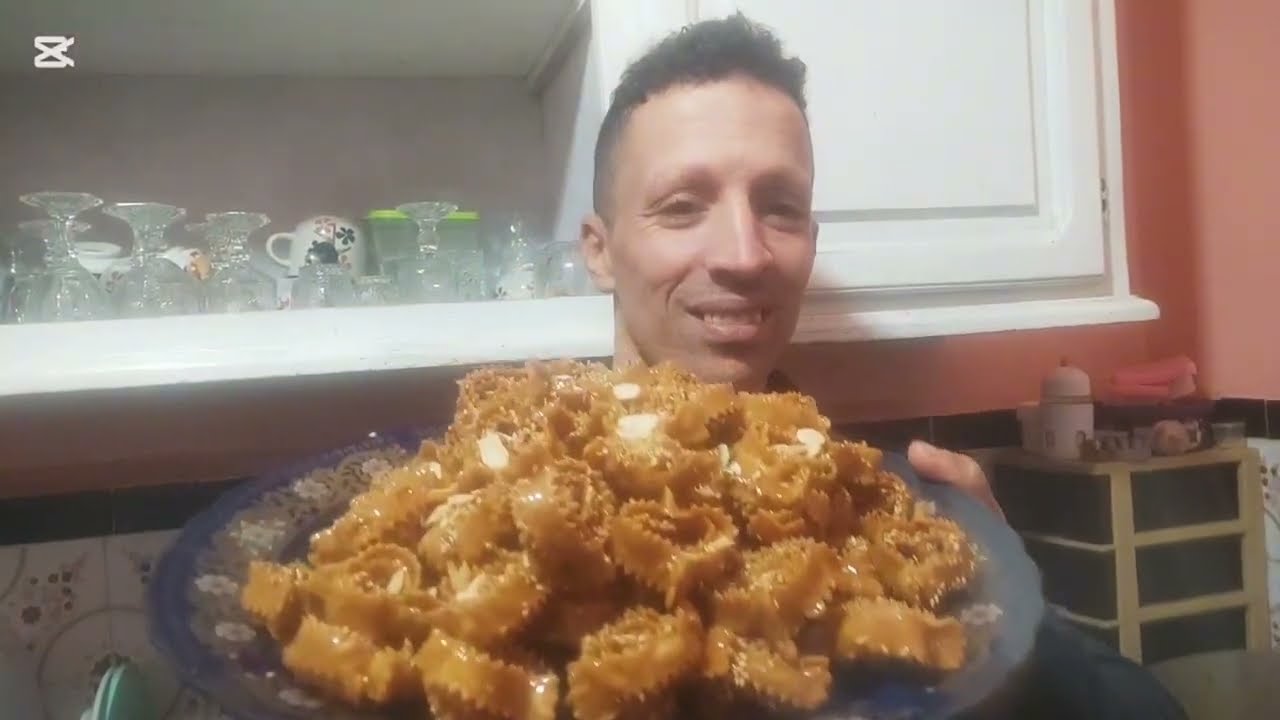 شباكية 2026 معلكة وشاربة العسل بلا خميرة بلا بيض النتيجة واعرة لي بغا شي حاجة مرحبا 0657845594