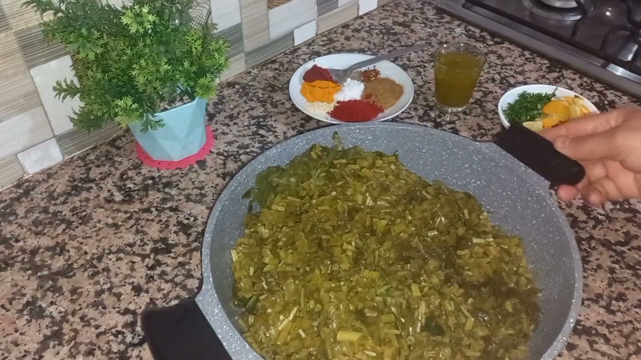 الخبيزة او البقولة هادي هيا الوقيتة ديالها فتية وطرية🤩👌