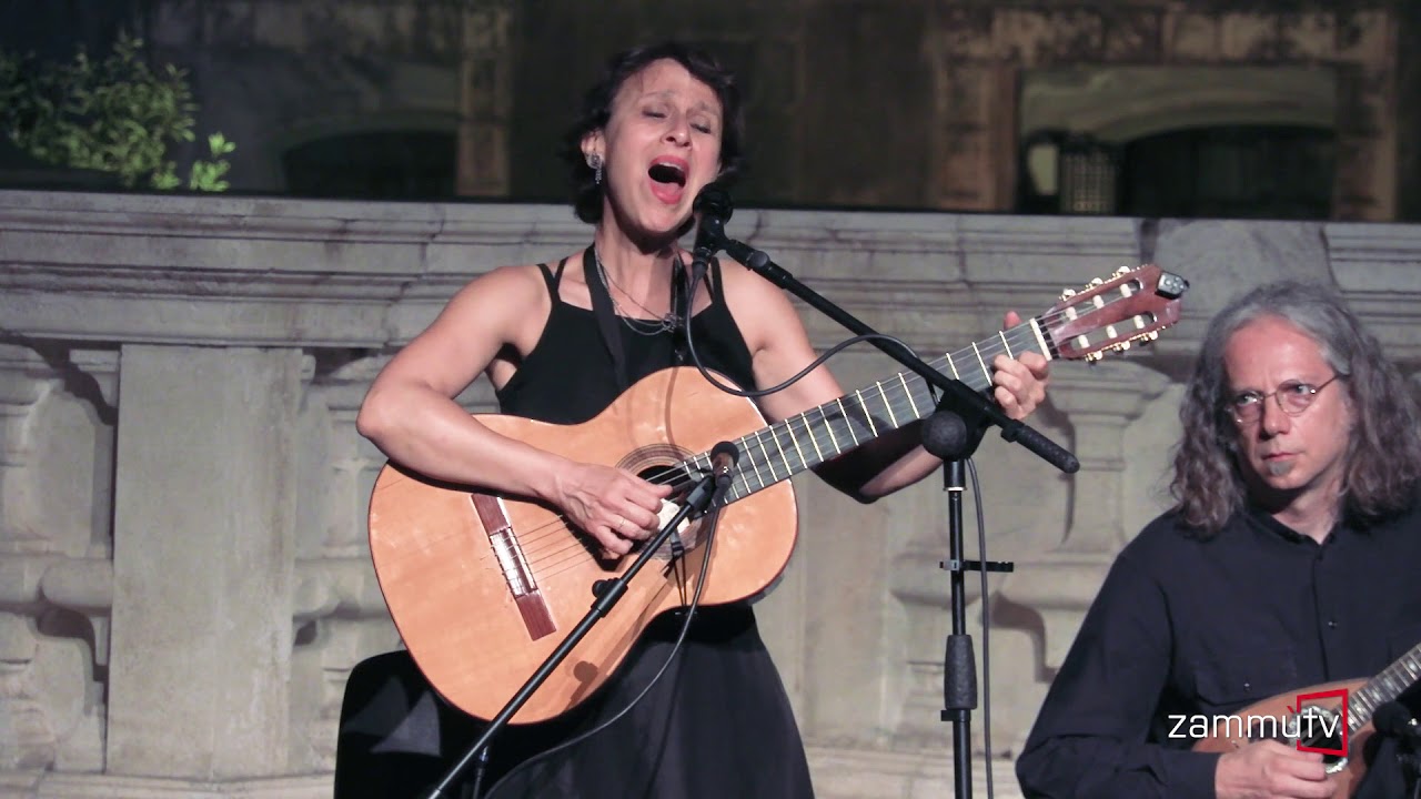 Etta Scollo live per Rosa Balistreri - Quannu moru