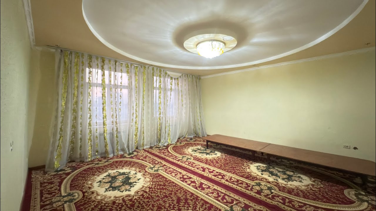 Urg.sh. 3 qavatda 3 xonali 94 m2 kvartira sotiladi. Mo’ljal: Ranch universiteti. 