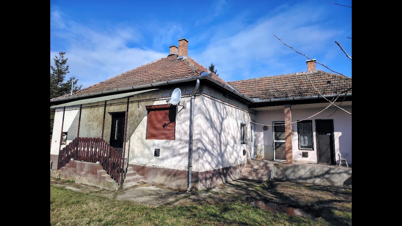 Sanierungsbedürftiges EFH in einer beliebten Straße in Kápolna, Komitat Heves,ca.100 Km von Budapest
