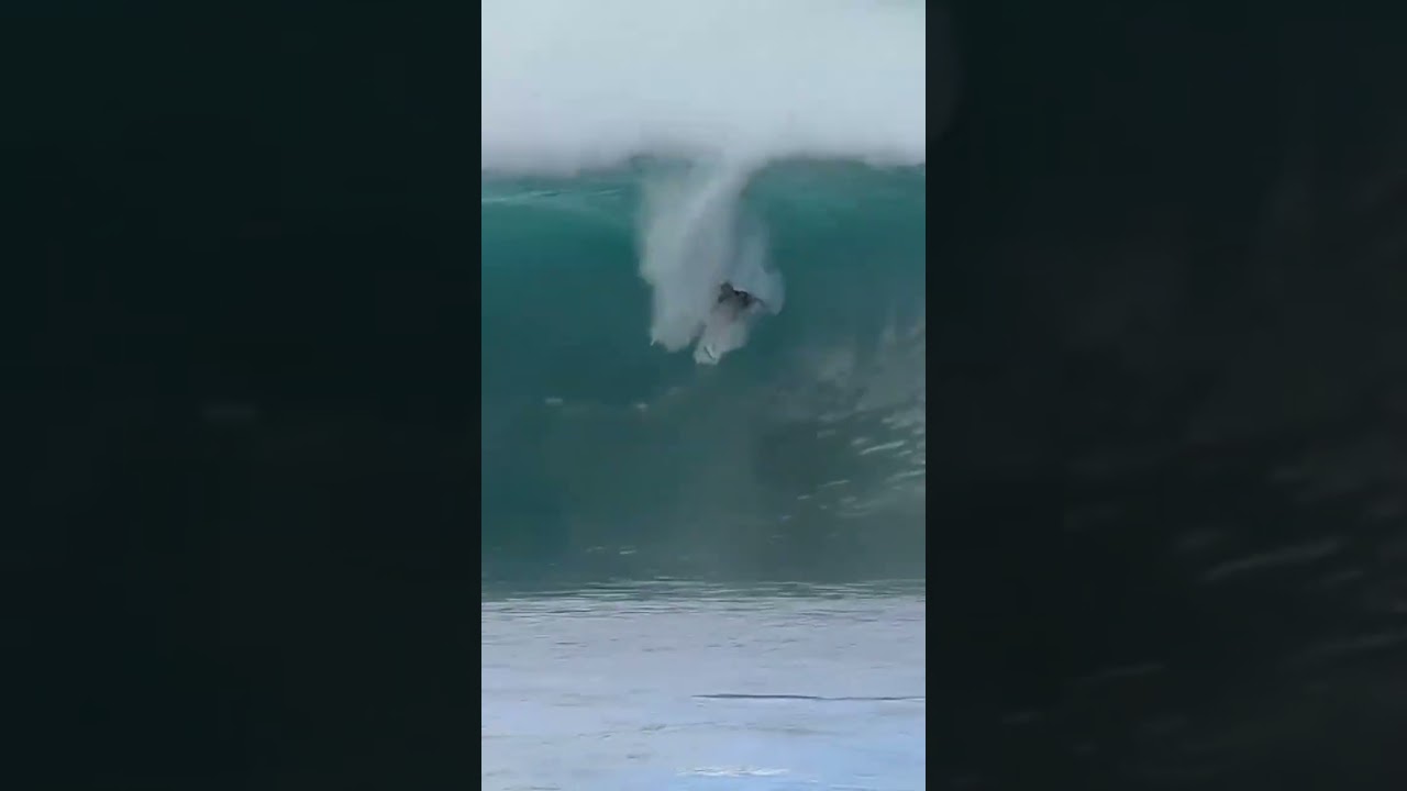 No better way to finish off 2025 than with a perfect Pipe barrel and a huge spit straight into 2026