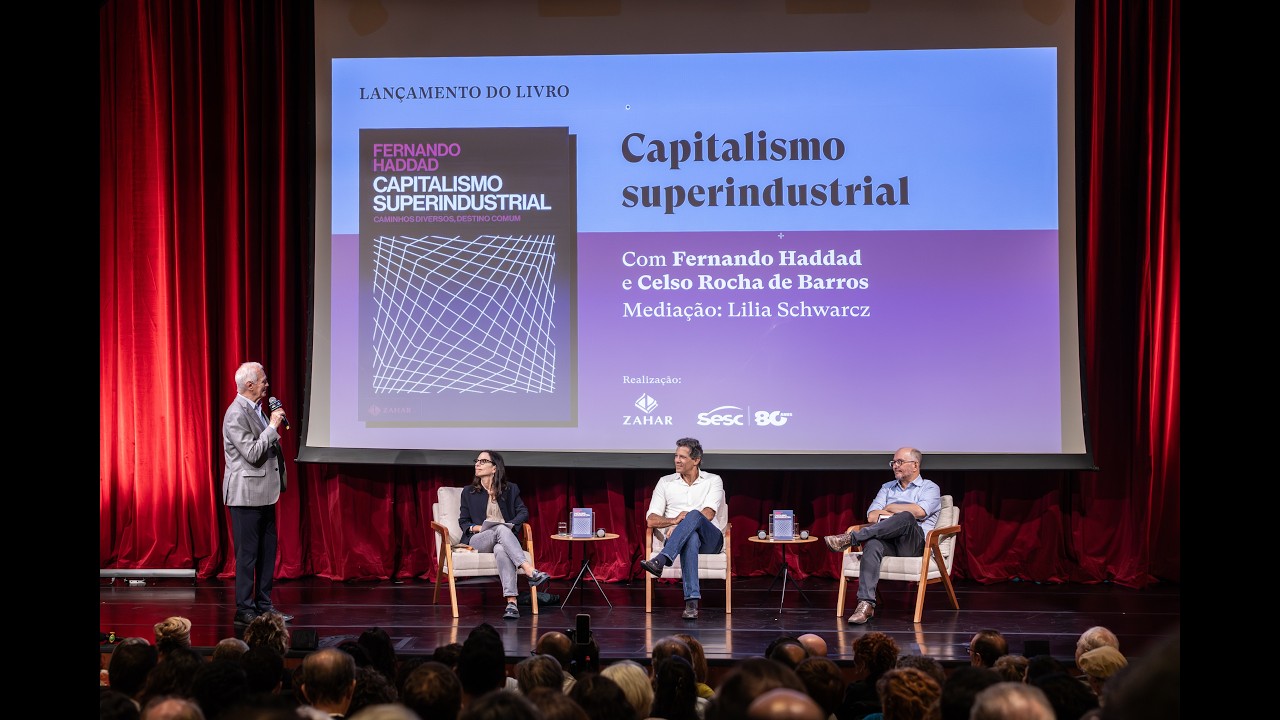Fernando Haddad conversa com Lilia Schwarcz e Celso R. de Barros sobre “Capitalismo superindustrial”