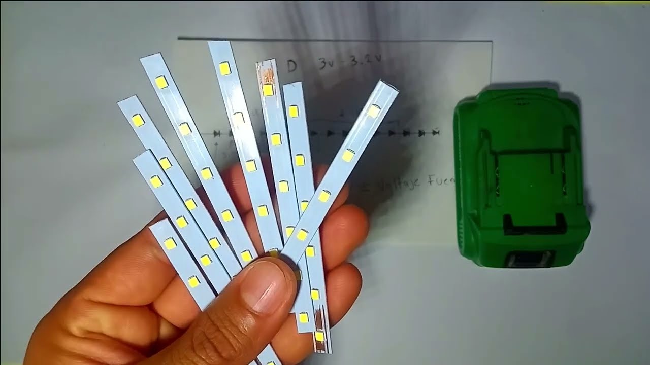 ¿Tienes una lampara que ya no sirva? Haz unas luces de emergencia. 1