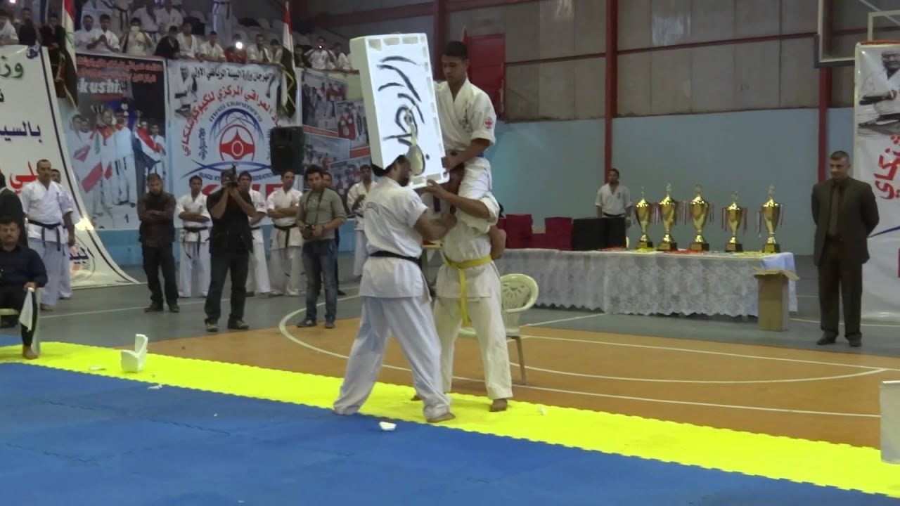 بطولة العراق استعراض منتدى شباب المحمودية عمار داود بعدسة جعفر ابو صادق