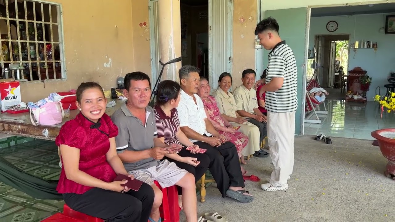 Về nhà ông bà nội Ngô Thị Nhơn - Trịnh Văn Trong ; 18/2/2026