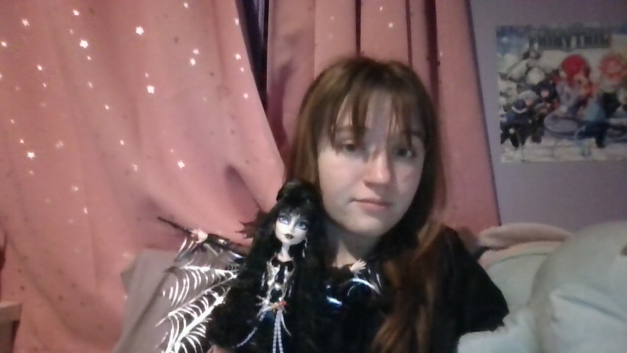 Part 3 of Elvira Monster High Skullector unboxing 