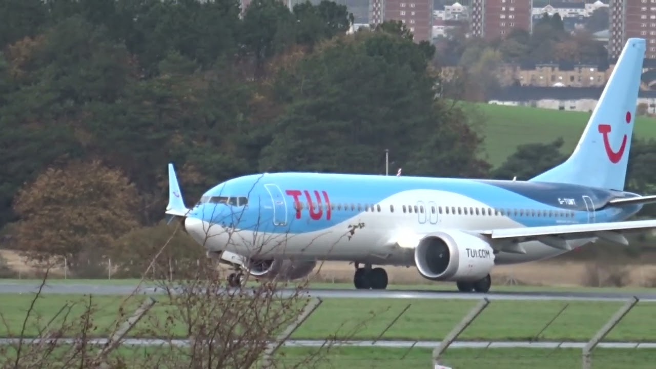 TUI Airlines Boeing 737 Max 8 Runway Takeoff Glasgow Airport 30/10/2022