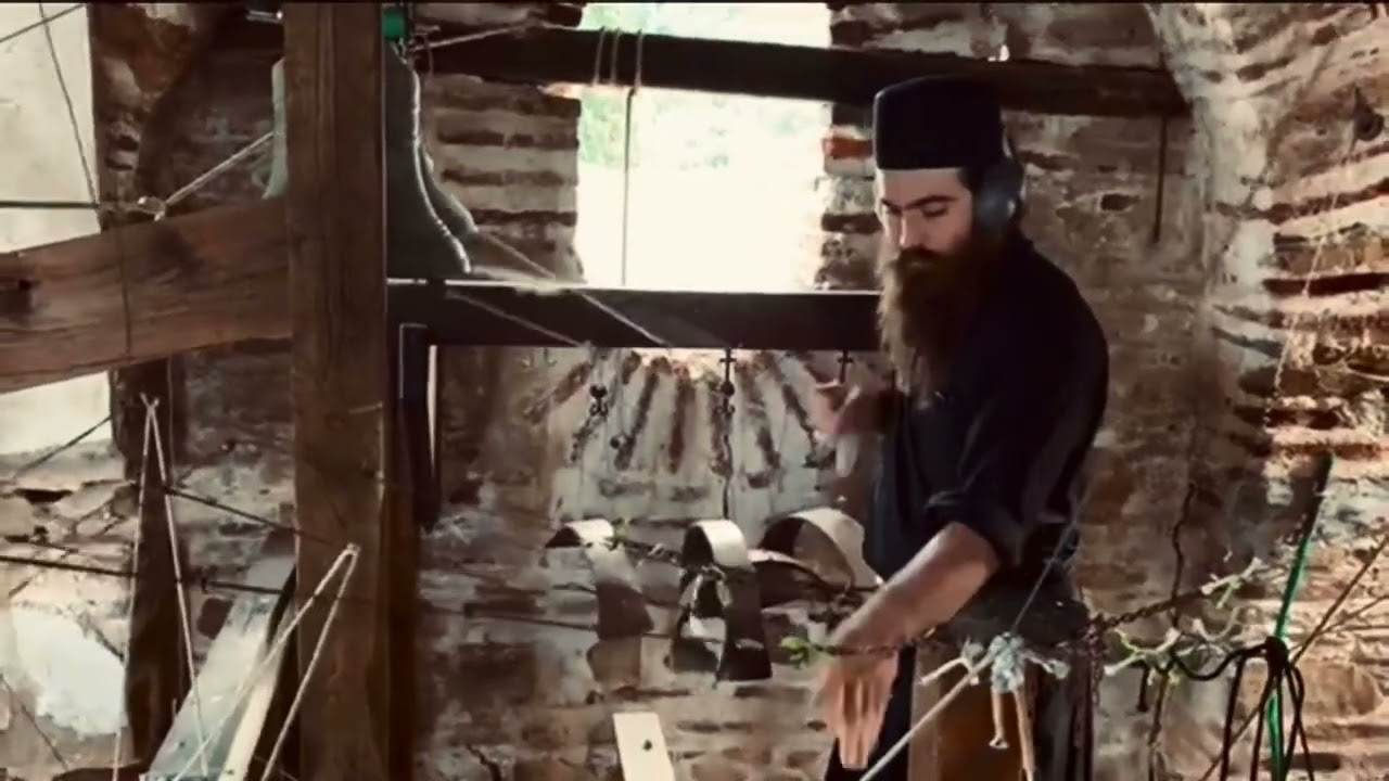 Καμπάνες - κωδωνοστάσιο μονής Δοχειαρίου Άγιον Όρος