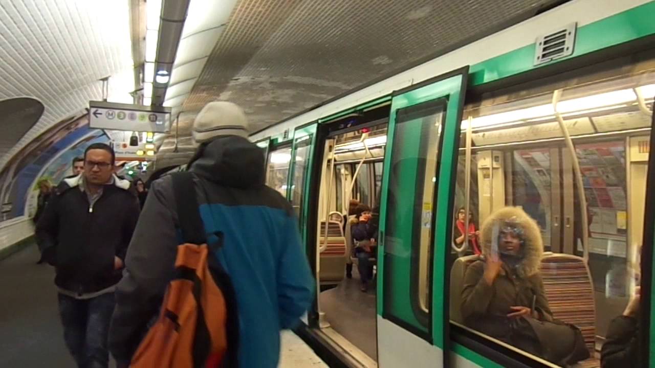 Paris Métro ligne 5 - MF 01 - République
