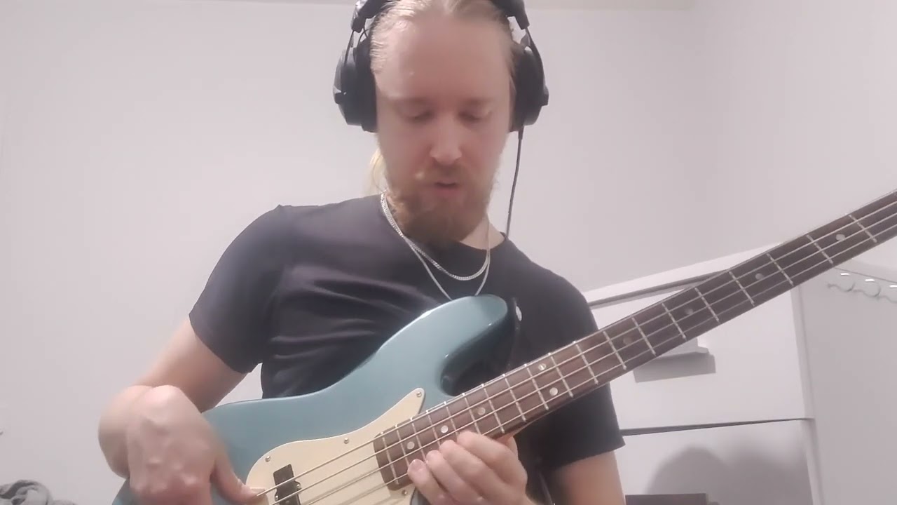 Joonas Tuuri bass solo