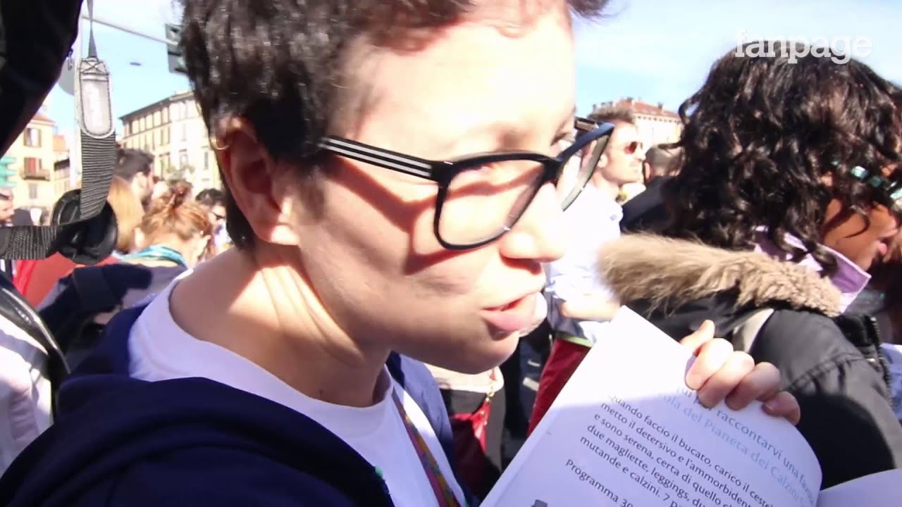 Forza nuova: "Bruciamo i libri-gender per bambini". Protestano i "Sentinelli"