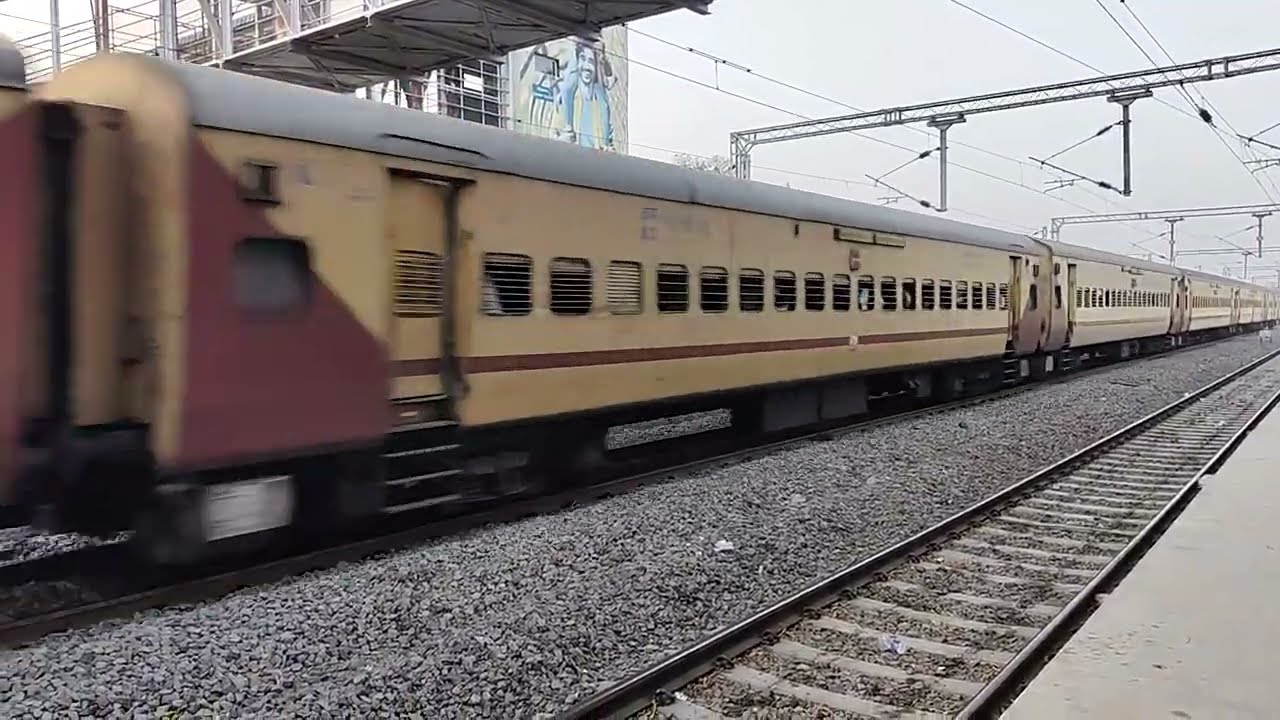 07606 Akola - Tirupati SF Special Fare Special Skips Medchal || Speed Blast #overtake #Honking