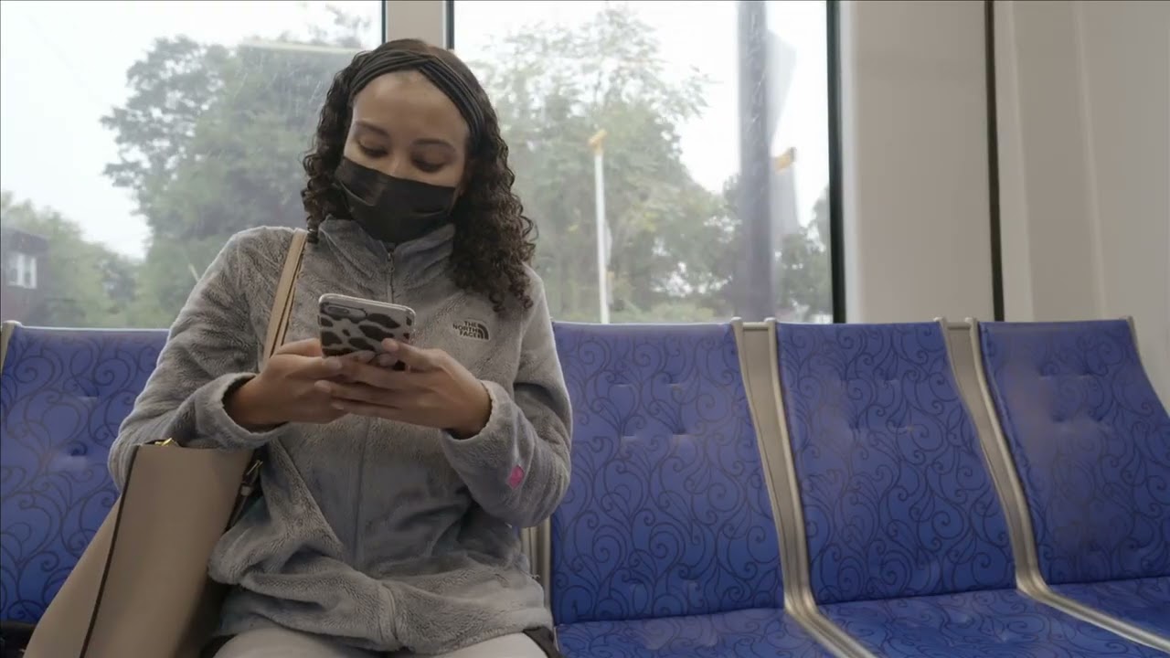 Cutting-Edge Hybrid S700 Streetcar Transports Charlotte's Commuters