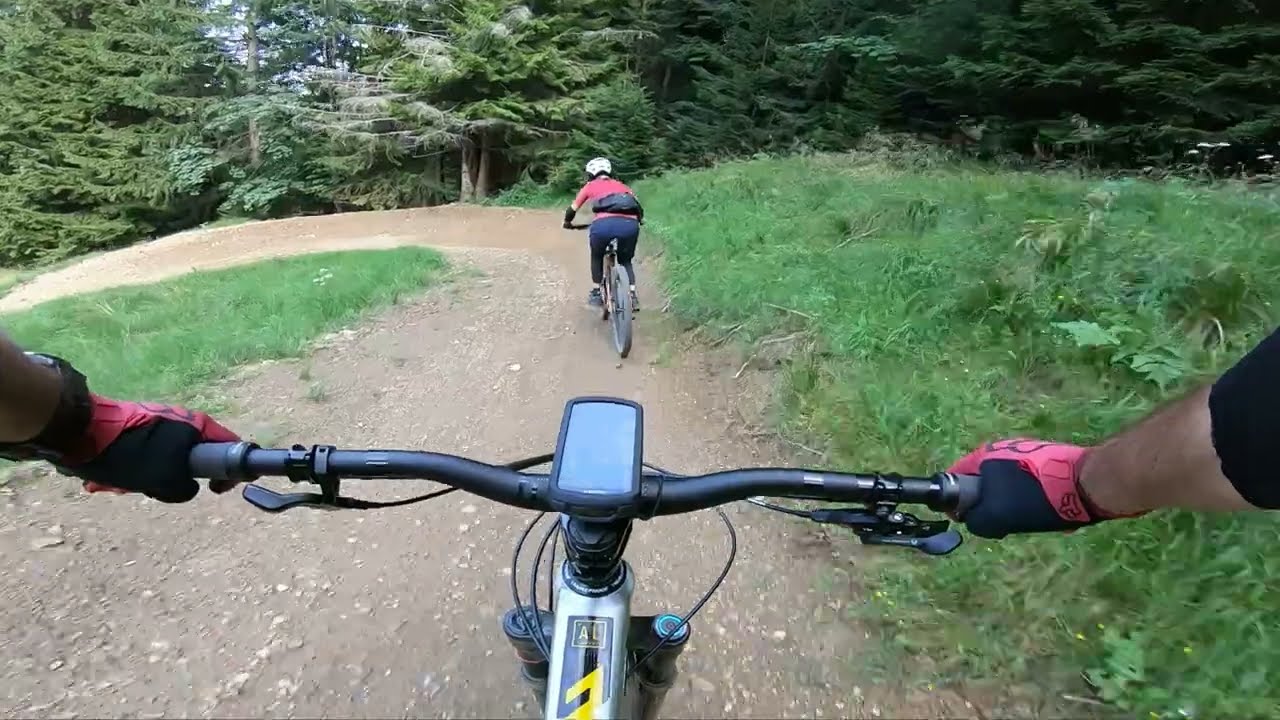 Ride behind - following a newbie female rider on Ruška Flow Trail - Bike Park Pohorje Maribor