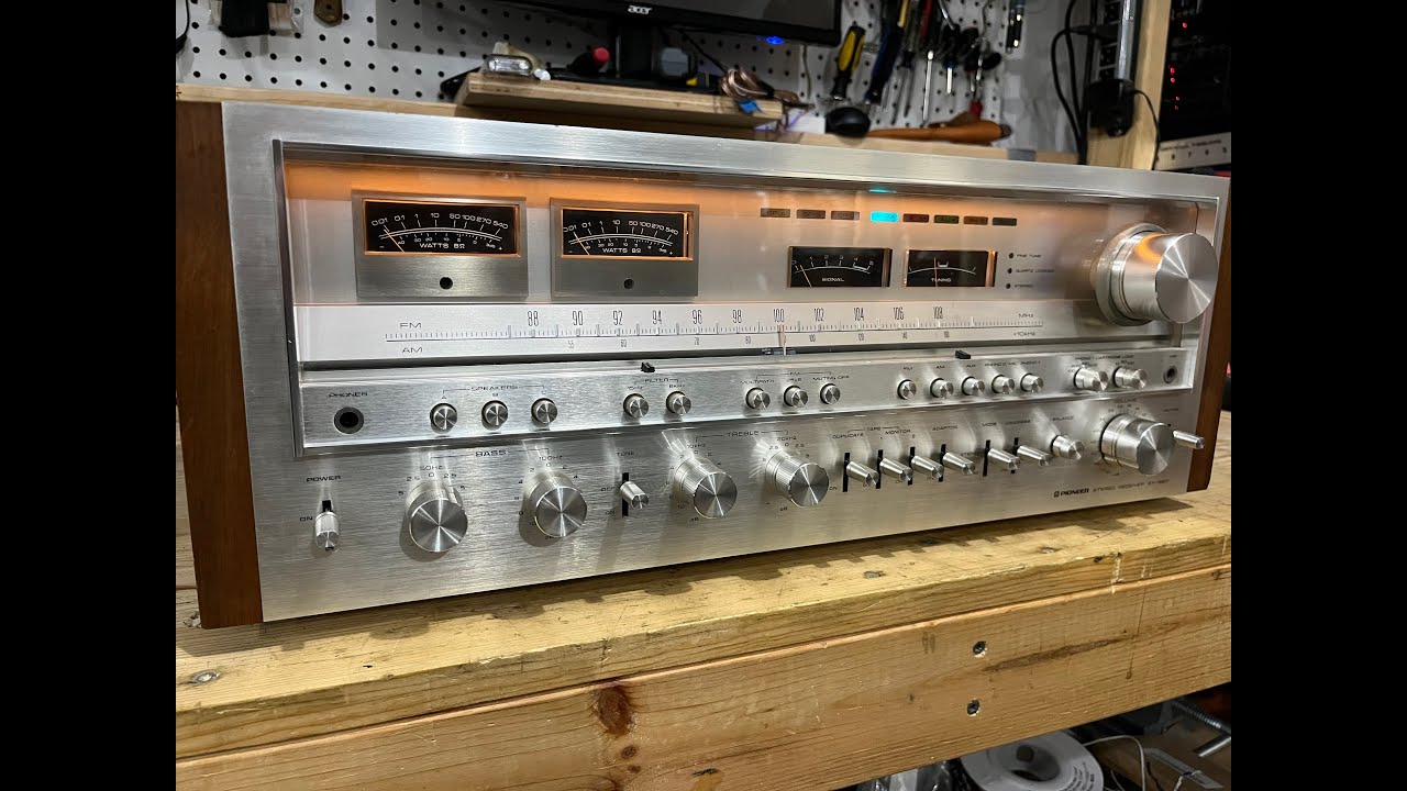 Vintage Stereo Receiver Review - THE Pioneer SX 1980!