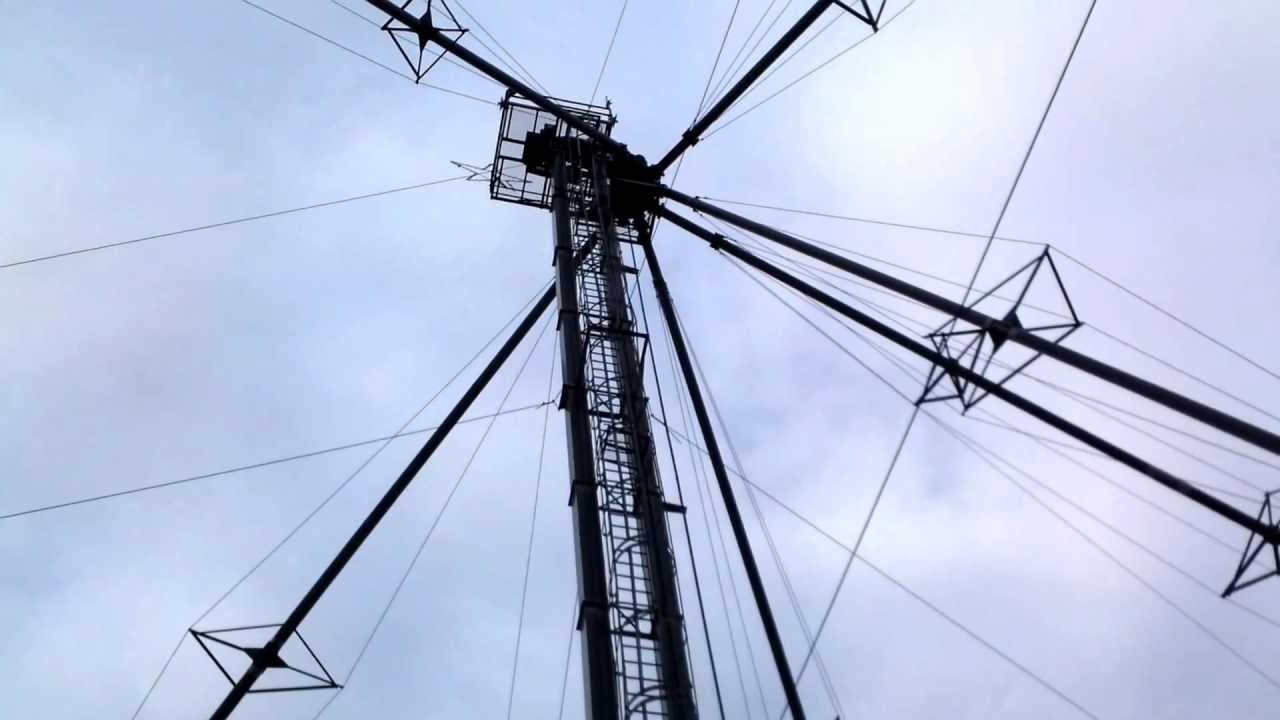 Cable spinning on tower.