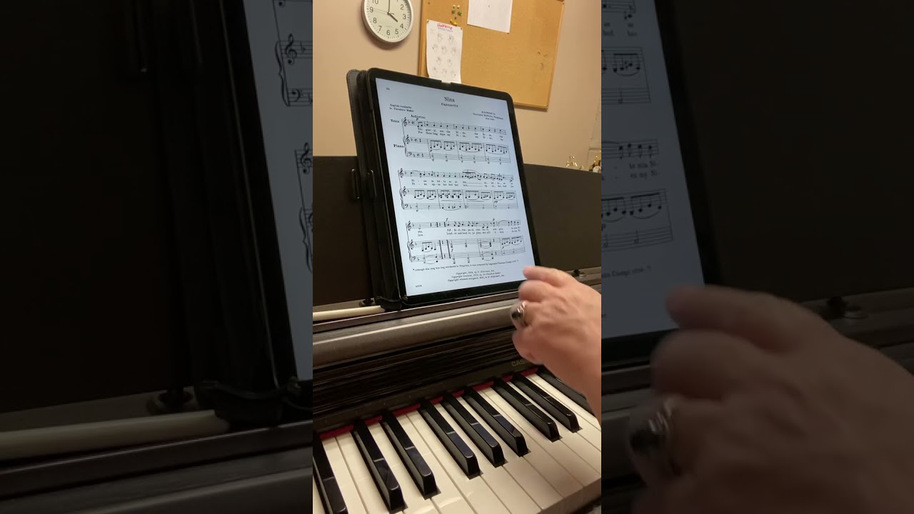 Nina by G.B. Pergolesi key of D minor piano karaoke accompaniment with melody