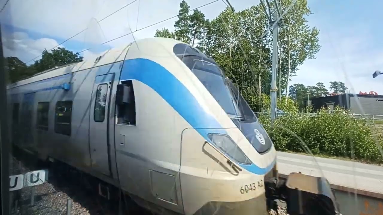 Pendeltåg Från Nynäshamn Till Stockholm City