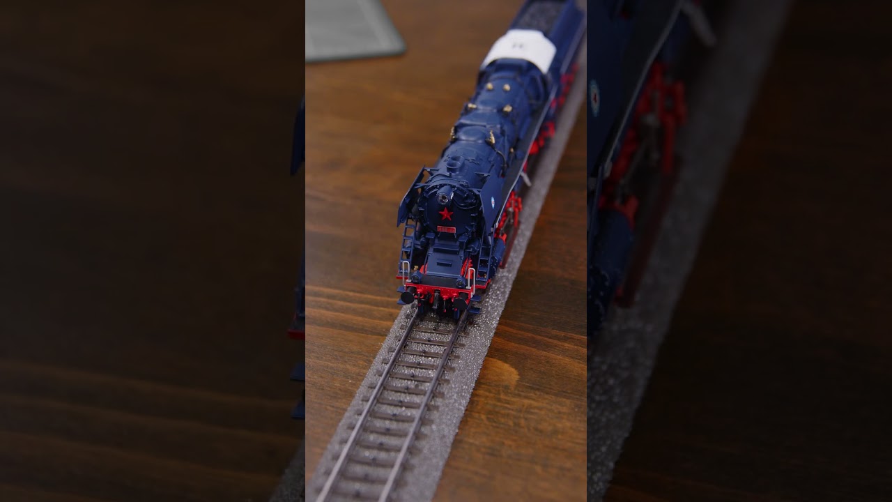 Museum locomotive with modern technology! 🚂 - Unboxing M&auml;rklin Albatros class 498.1