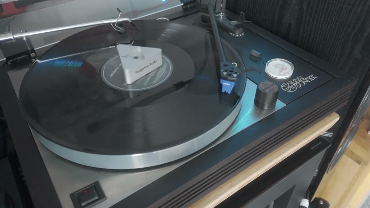 Dire Straits, Sultans of Swing. Highest quality audio