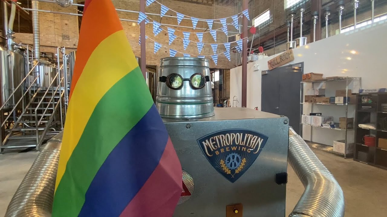 We went to Metropolitan Brewing in Chicago!