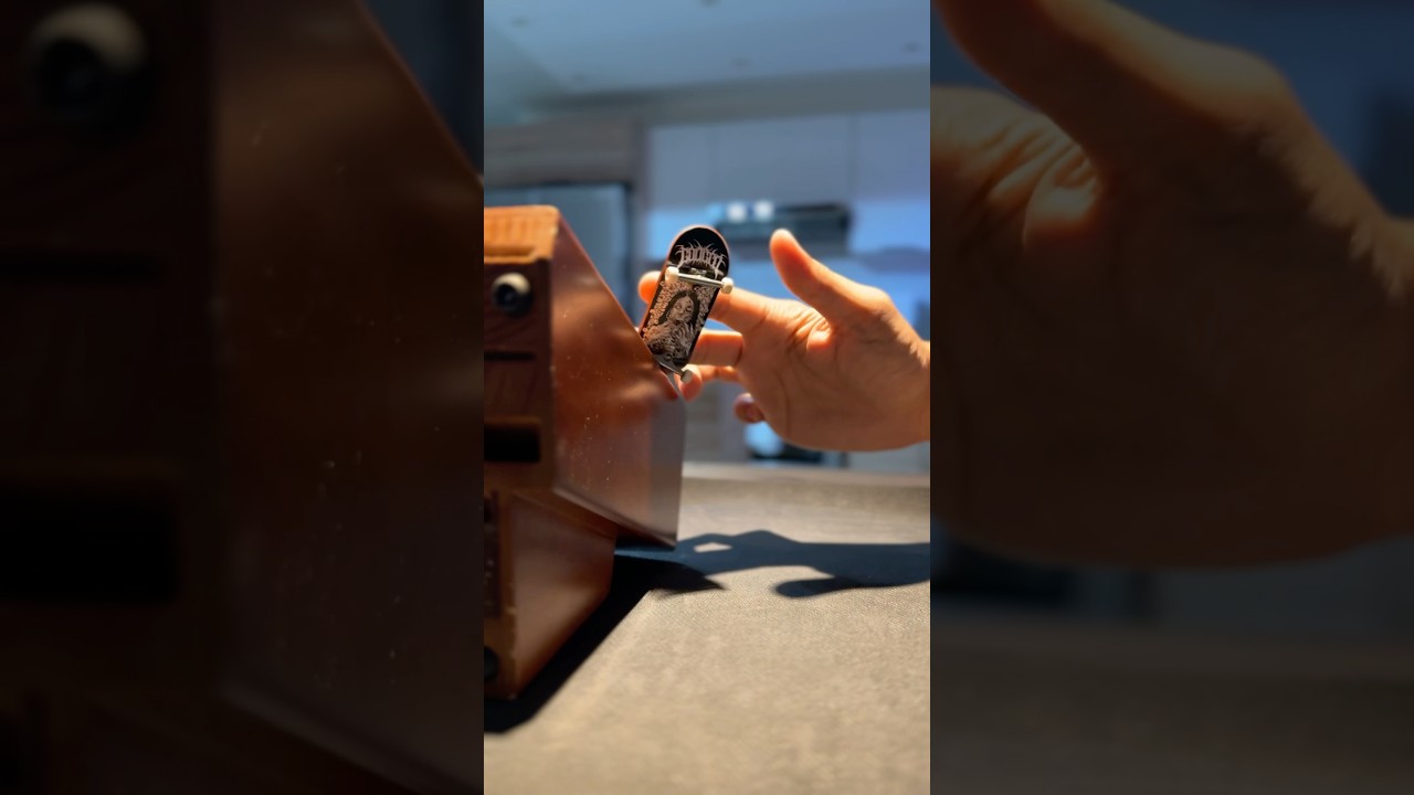 Fingerboarding on random obstacles 