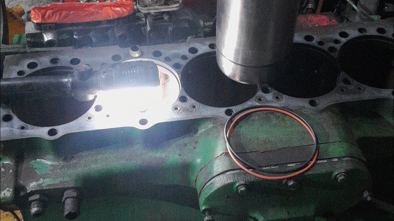 Naprawiam silnik John Deere 6466