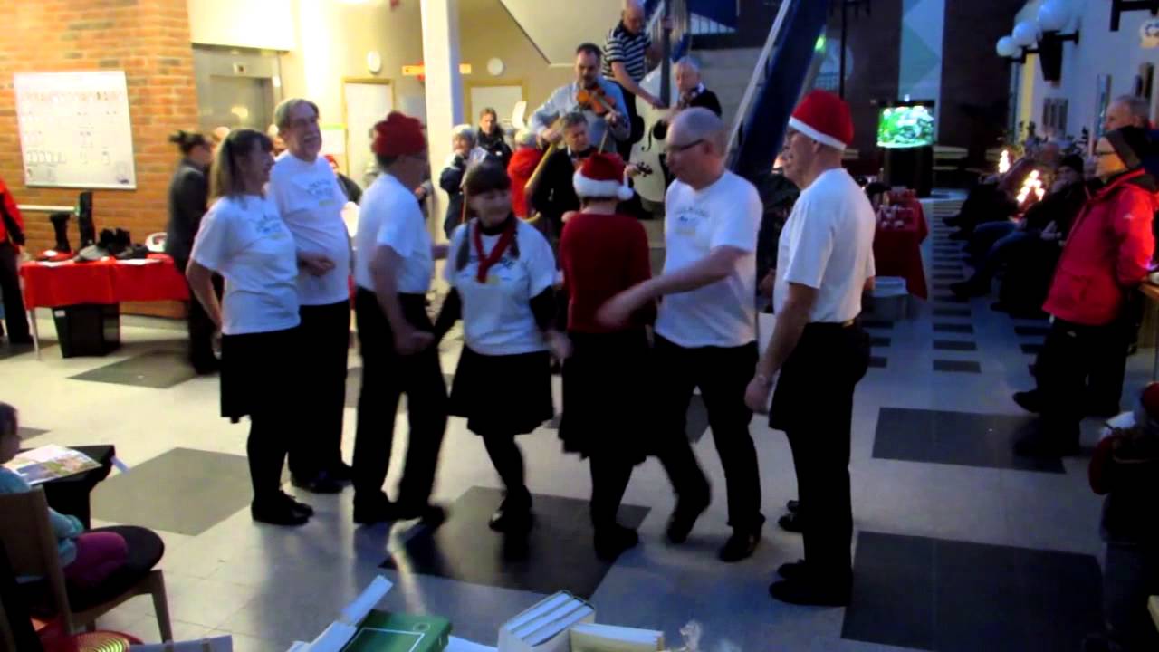 Nivren Folkdansgilles uppvisning 2012-12-09