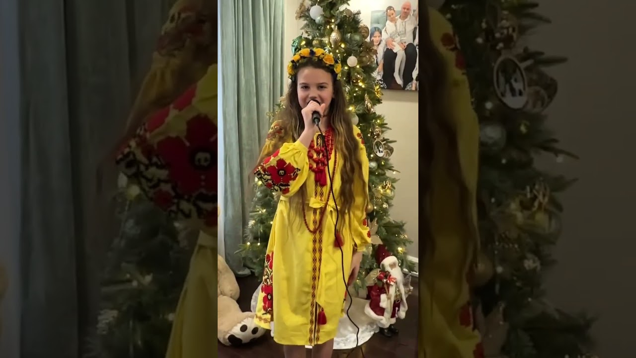 «Посміхалися»