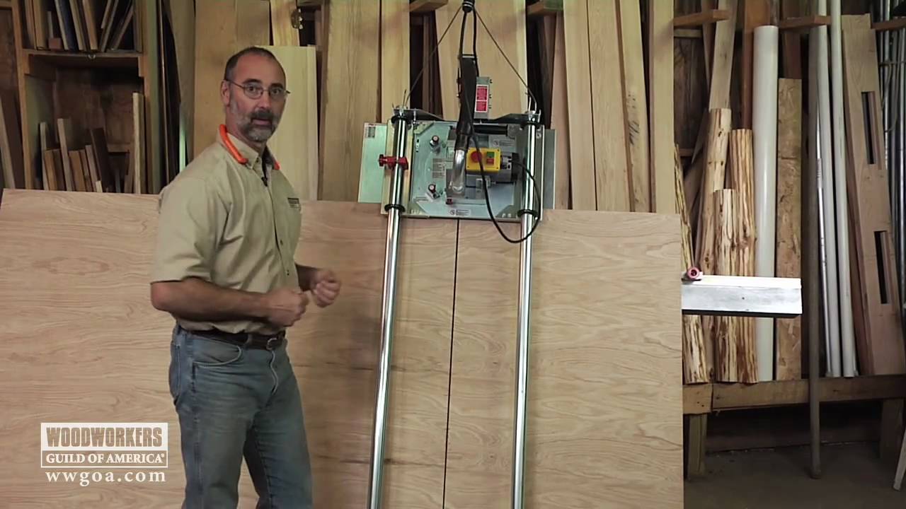Woodworking Tools: Power Tools - Using A Vertical Panel Saw