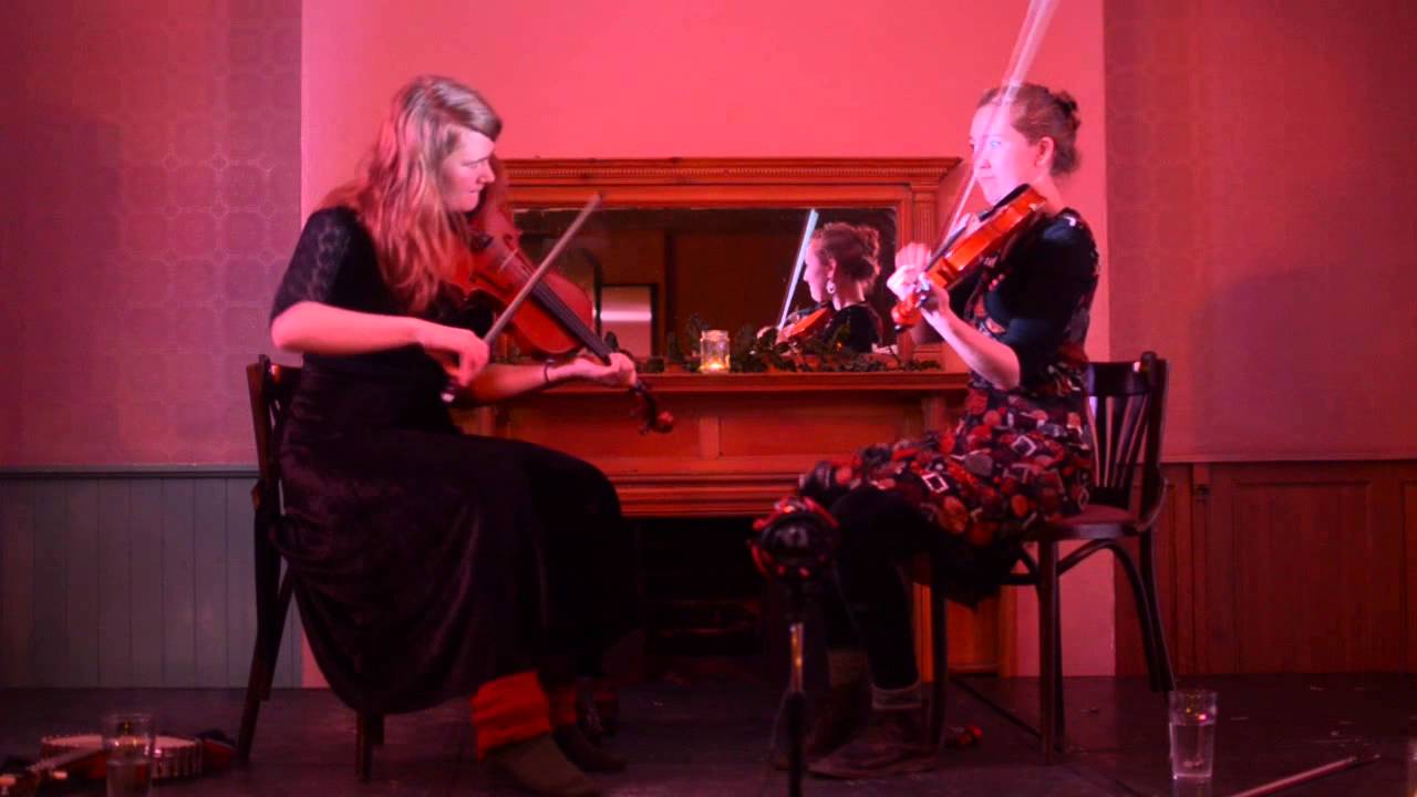 Rheingans Sisters - Bourees - Live at Shakespeares