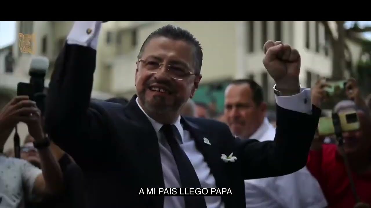 Llegó papá.  Cantautor Giovanni Barrantes