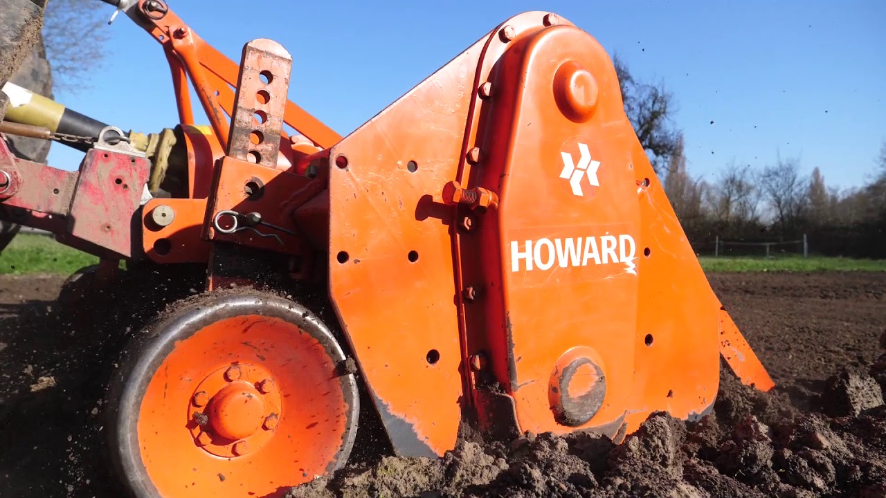 IHC mit Howard Rotavator (Fräse)