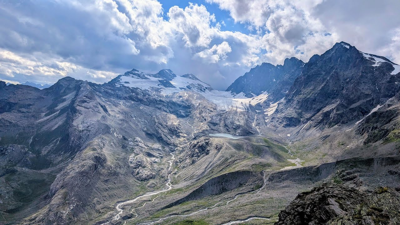 Rifugio Marinelli Bombardieri dal vallone del Scerscen