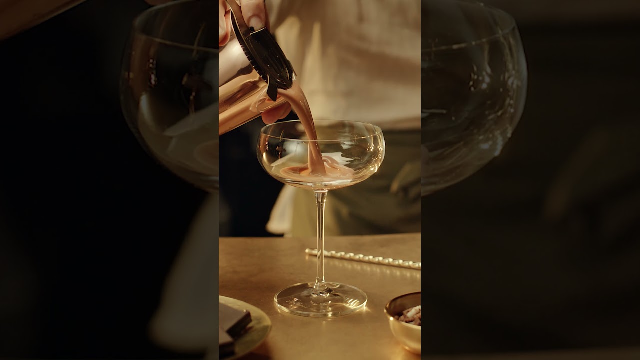 Mocha Martini Cocktail recipe made with Baileys Original Irish Cream #cocktails  #mocha #martinis