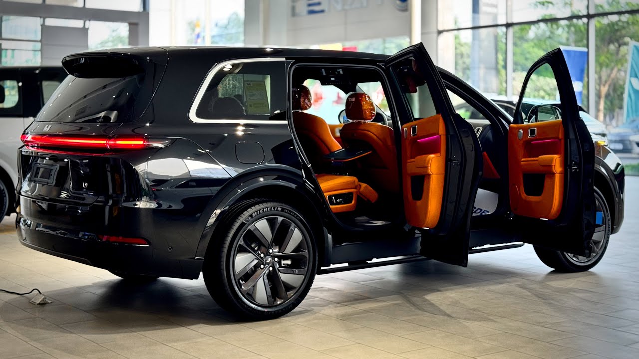2025 Li L9 Ultra: Hybrid Flagship 6-Seat Family SUV | Black Metallic