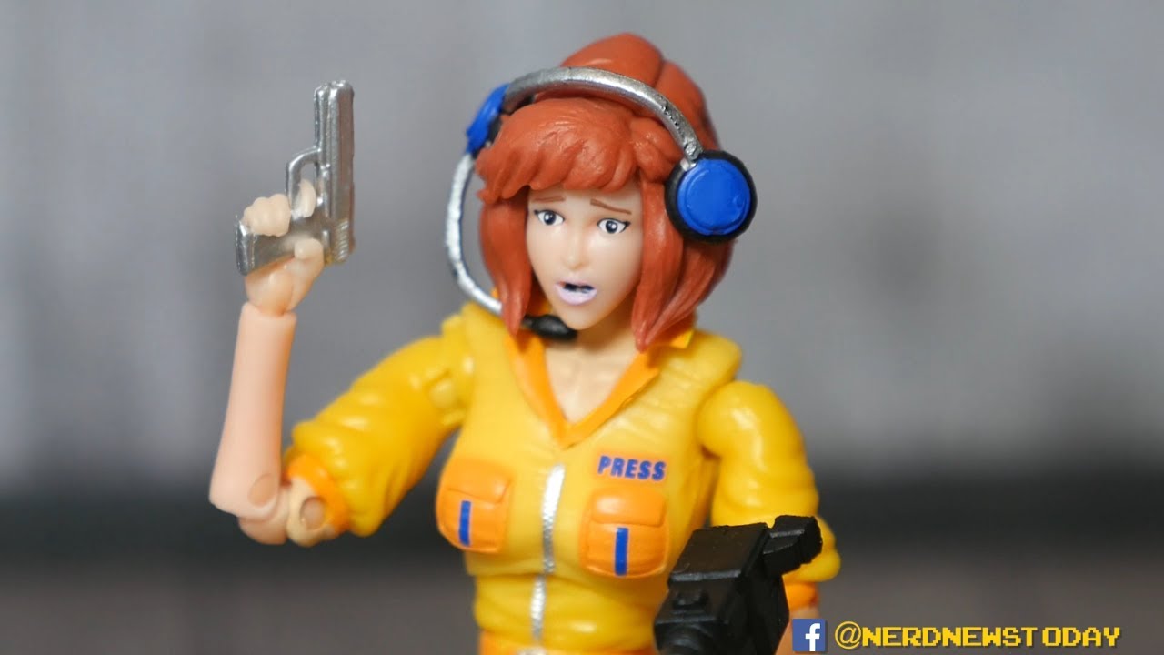 TMNT BST AXN April O'Neil Figure Review