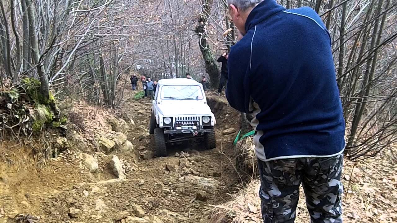 Suzuki SJ swift al cimitero dei semiassi - Valdinievole offroad 2015