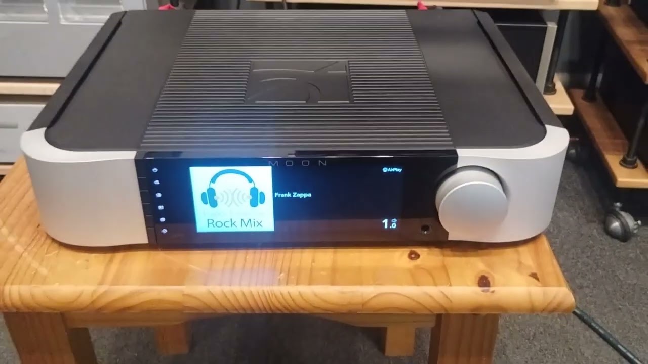 Moon by Sim Audio 371 Overview